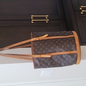 Louis vuitton beautiful bucket bag ❤️